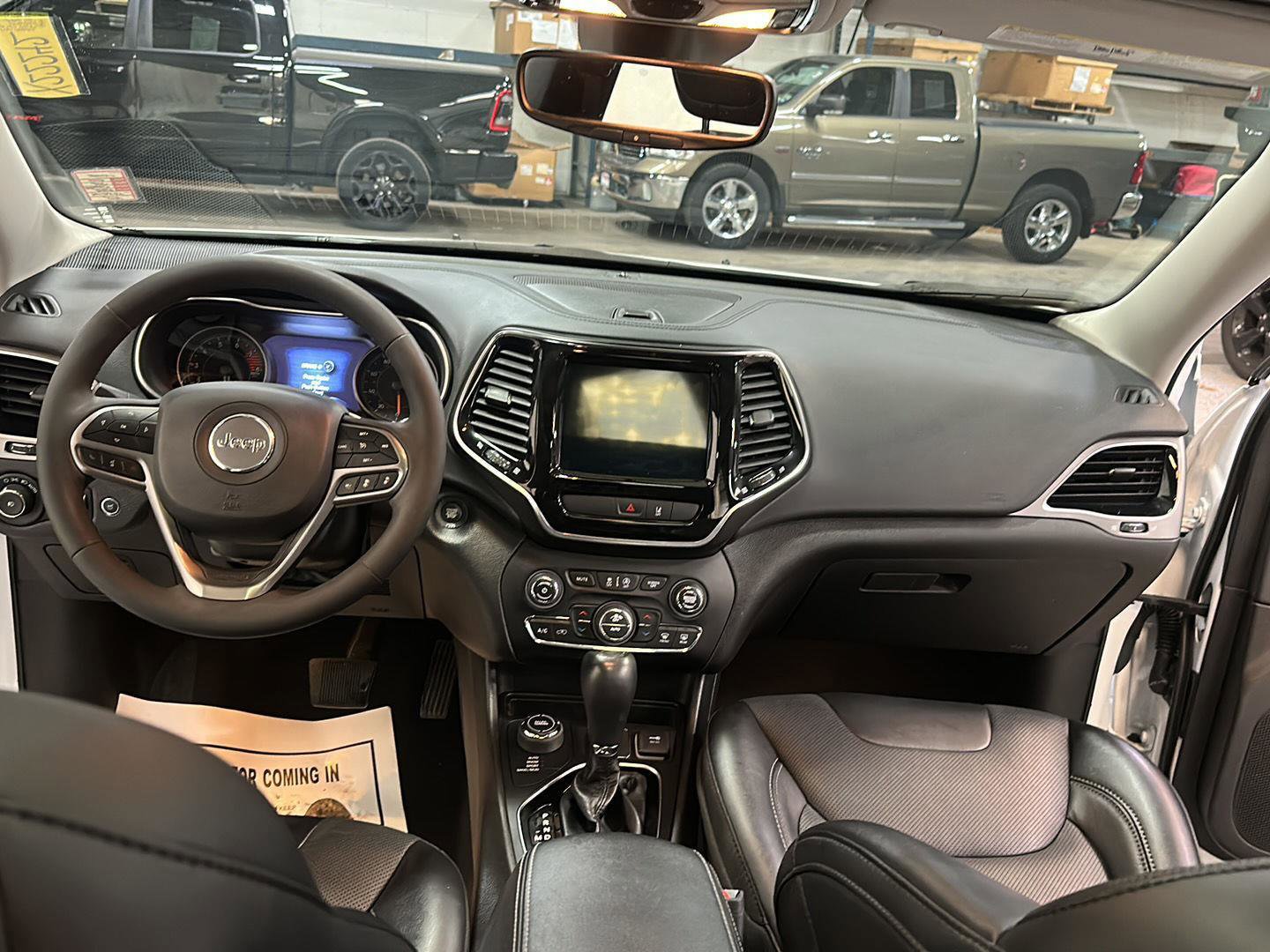 Certified 2022 Jeep Cherokee Limited AWD/4WD image 28