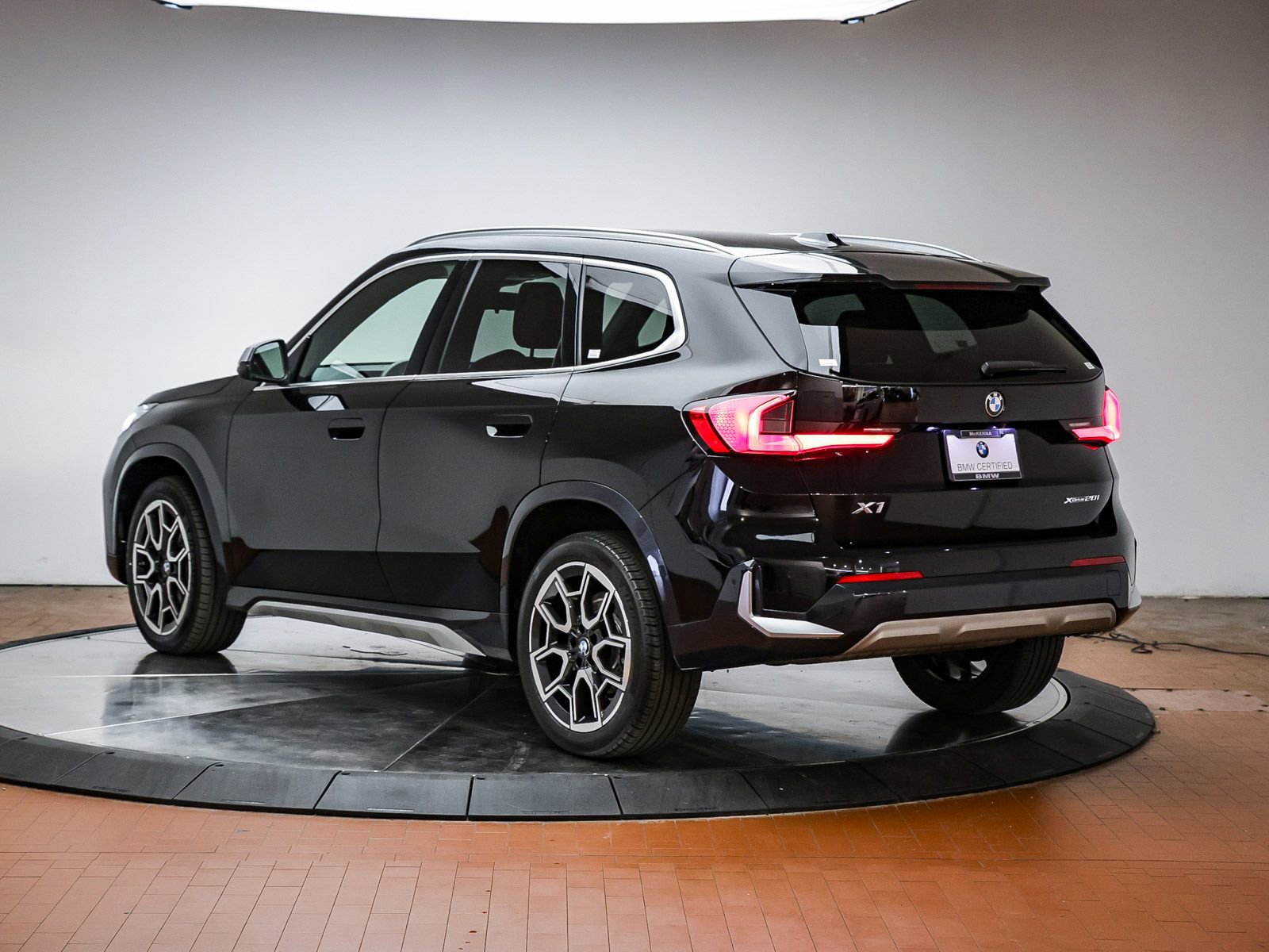 Certified 2023 BMW X1 xDrive28i image 2