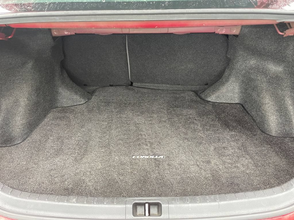 Used 2015 Toyota Corolla LE FWD image 16