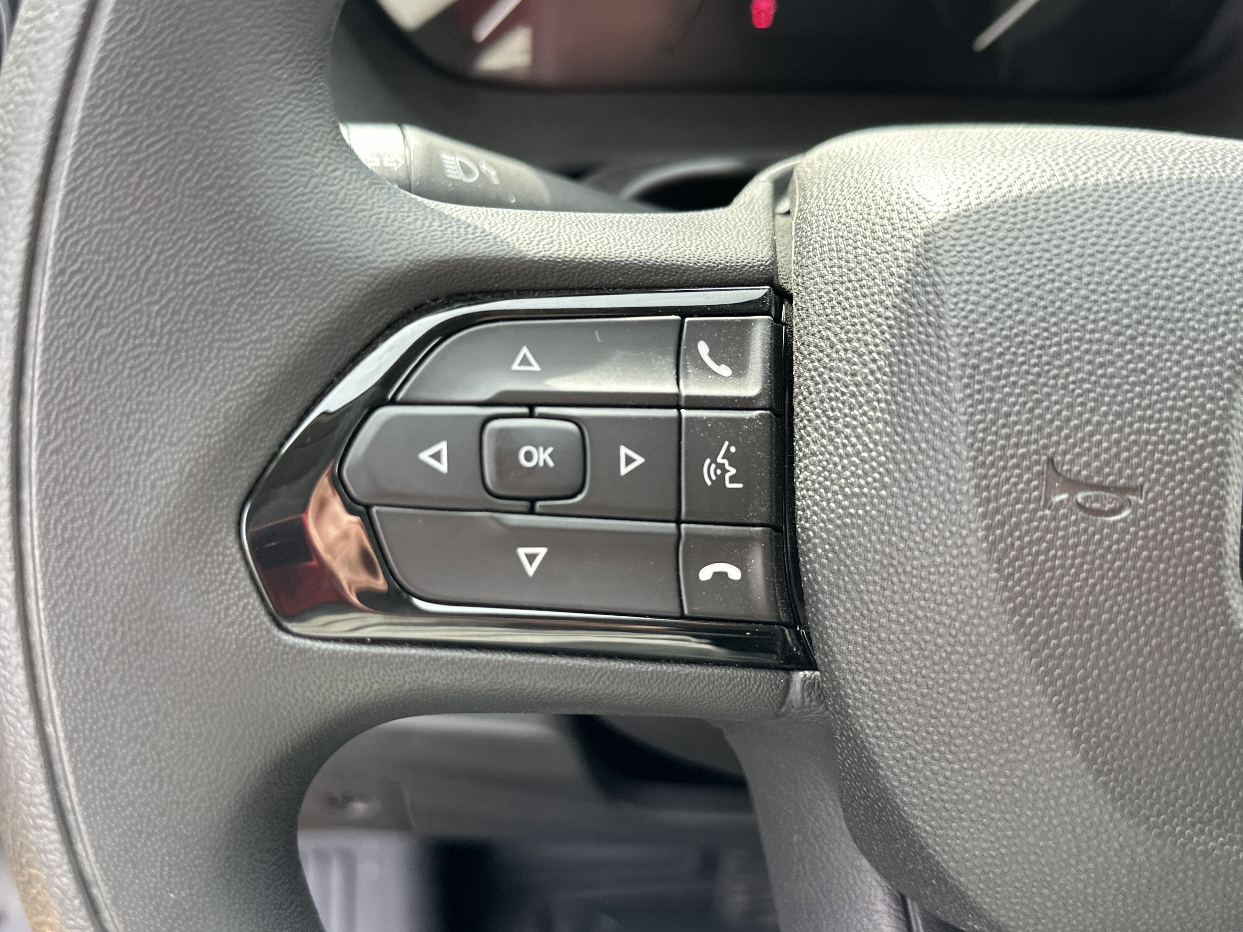 New 2025 RAM ProMaster 2500 w/ Crew Van Package image 9