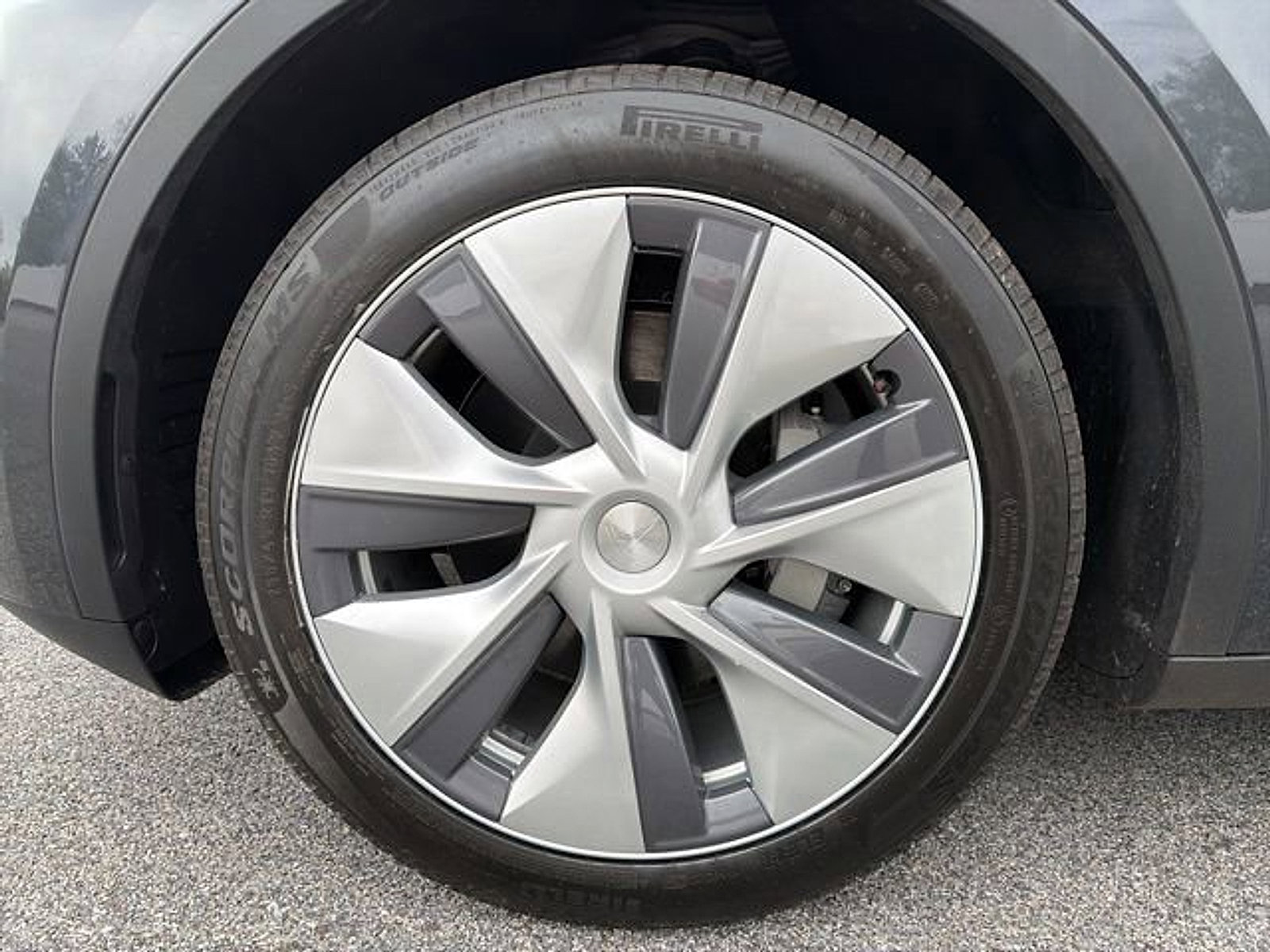 Used 2024 Tesla Model Y Long Range AWD/4WD image 20
