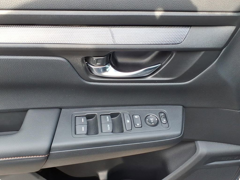 Used 2025 Honda CR-V Sport image 12