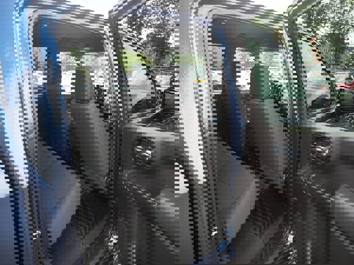 Used 2020 Chevrolet Silverado 1500 Custom w/ Custom Value Package image 24