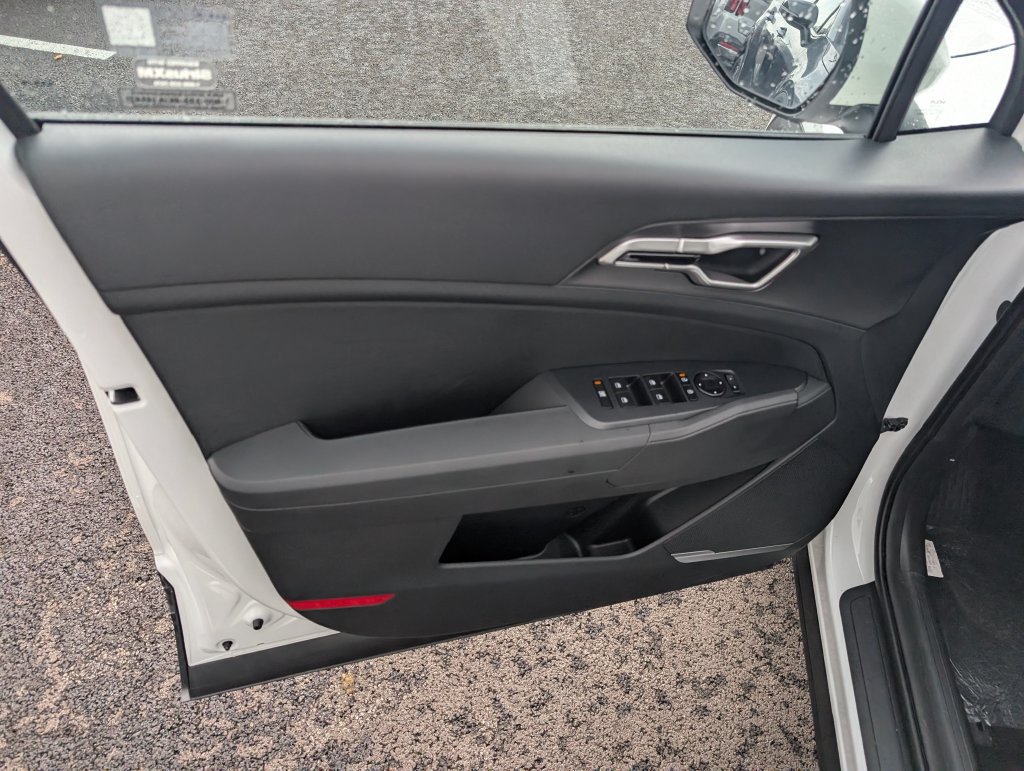 New 2027 Kia Sportage LX FWD image 12