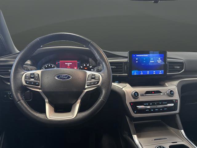 Used 2022 Ford Explorer XLT w/ Equipment Group 202A image 9