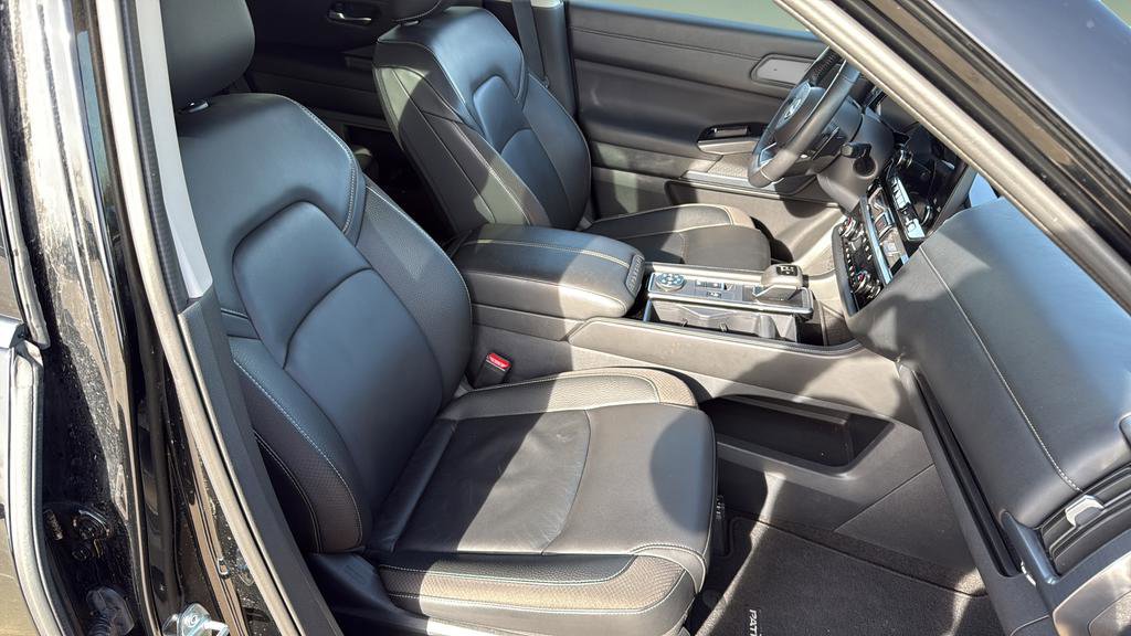 Certified 2025 Nissan Pathfinder SL image 11
