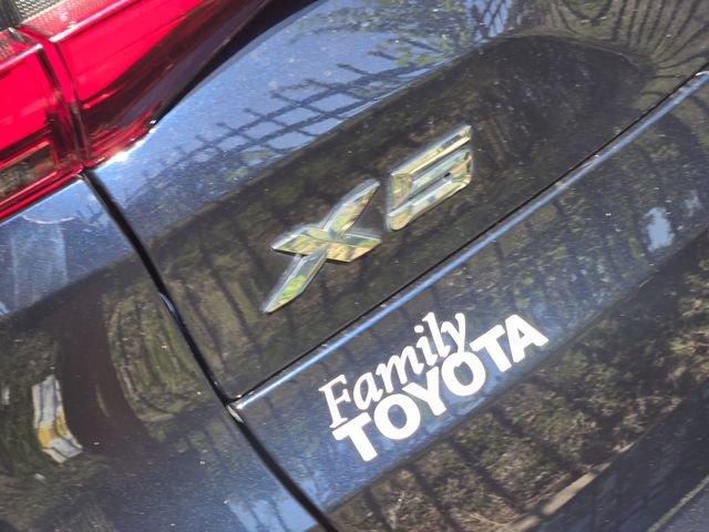 Used 2022 BMW X5 xDrive40i w/ M Sport Package AWD/4WD image 9