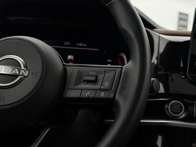 Used 2023 Nissan Pathfinder Platinum w/ Cargo Package image 10