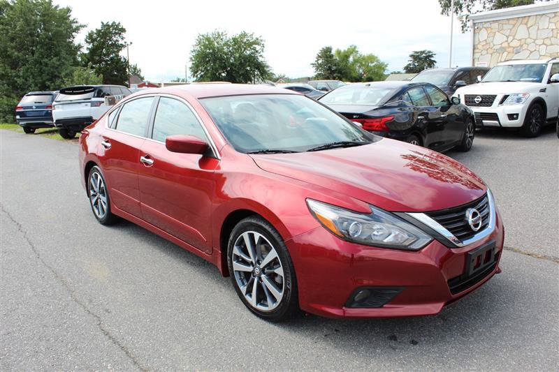 Used 2017 Nissan Altima 2.5 SR FWD image 9