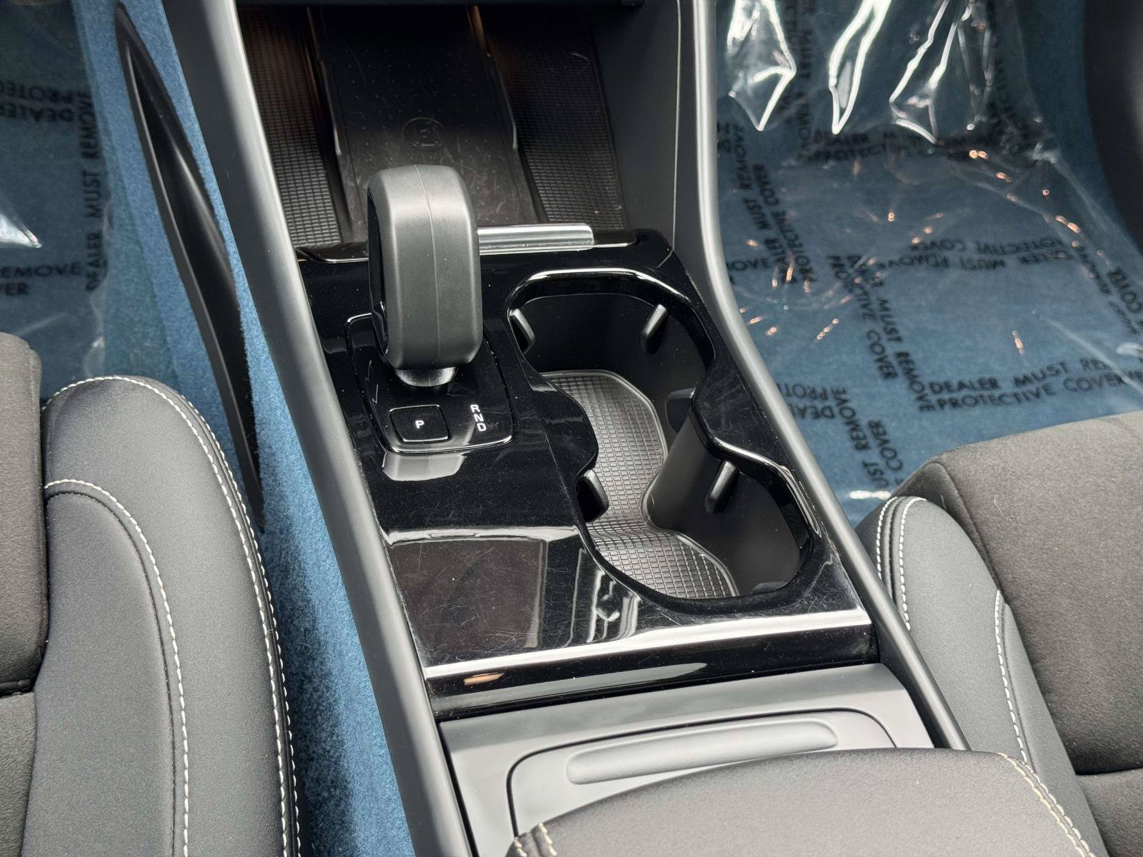 Used 2023 Volvo XC40 Recharge Plus w/ Protection Package Premier AWD/4WD image 14