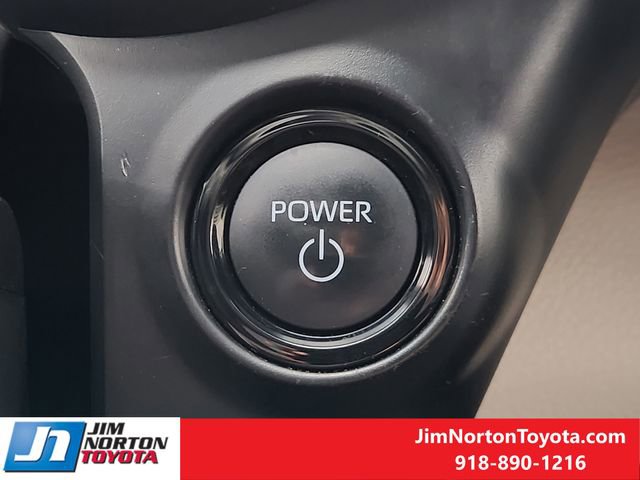 Used 2025 Toyota Sienna Limited image 24