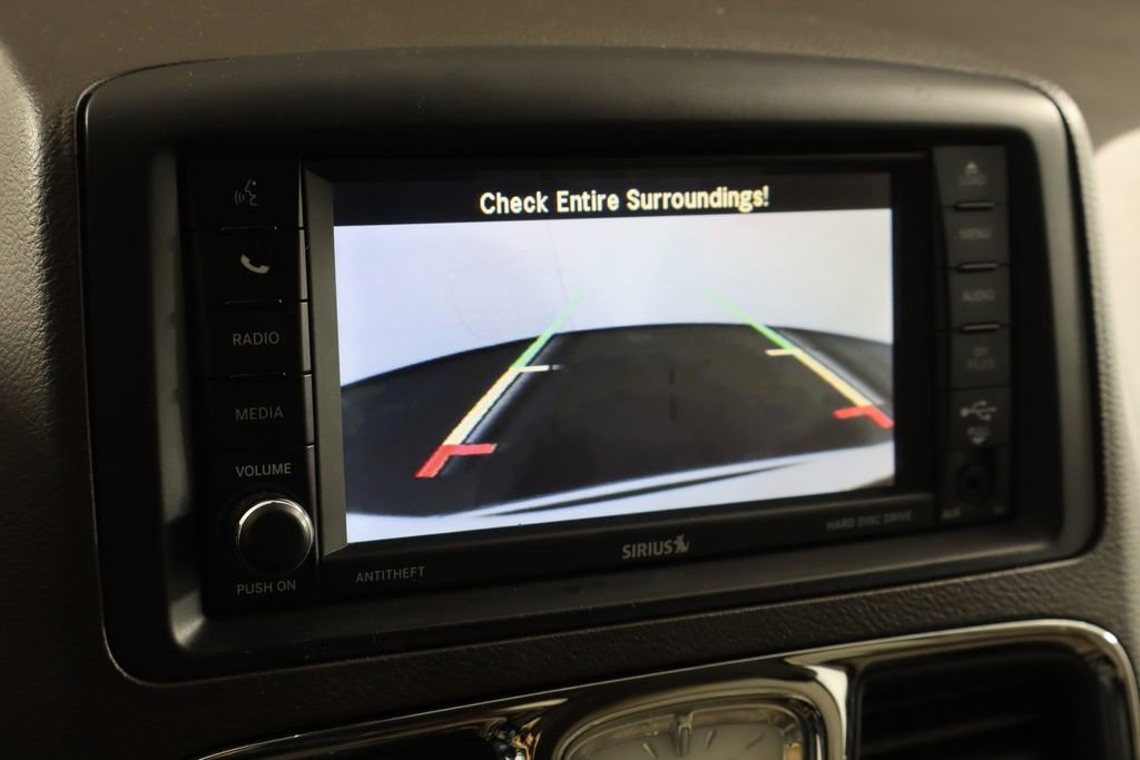 Used 2016 Chrysler Town & Country Touring w/ Driver Convenience Group image 33