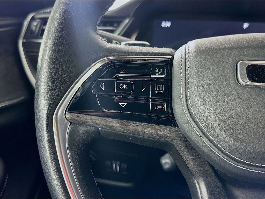 Used 2022 Jeep Grand Cherokee Overland image 18