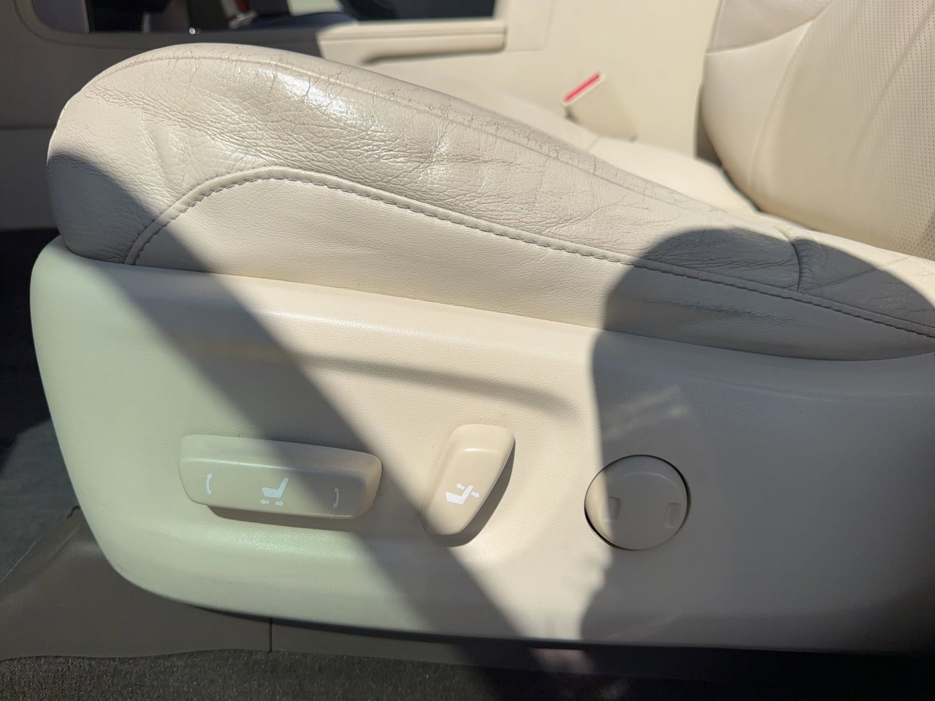 Used 2014 Lexus GX 460 w/ Premium Package AWD/4WD image 27