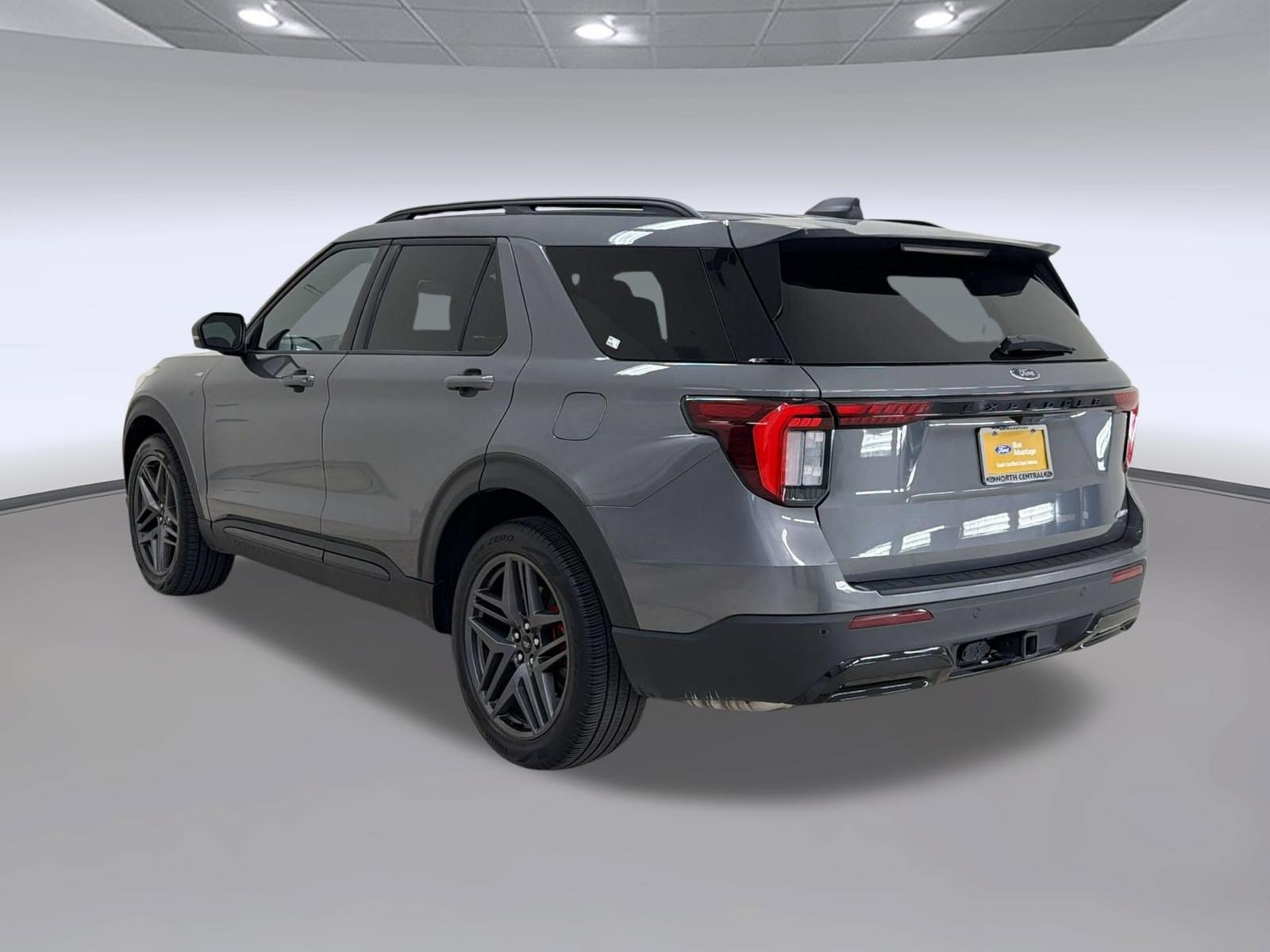Certified 2025 Ford Explorer ST-Line w/ ST-Line Street Pack AWD/4WD image 3