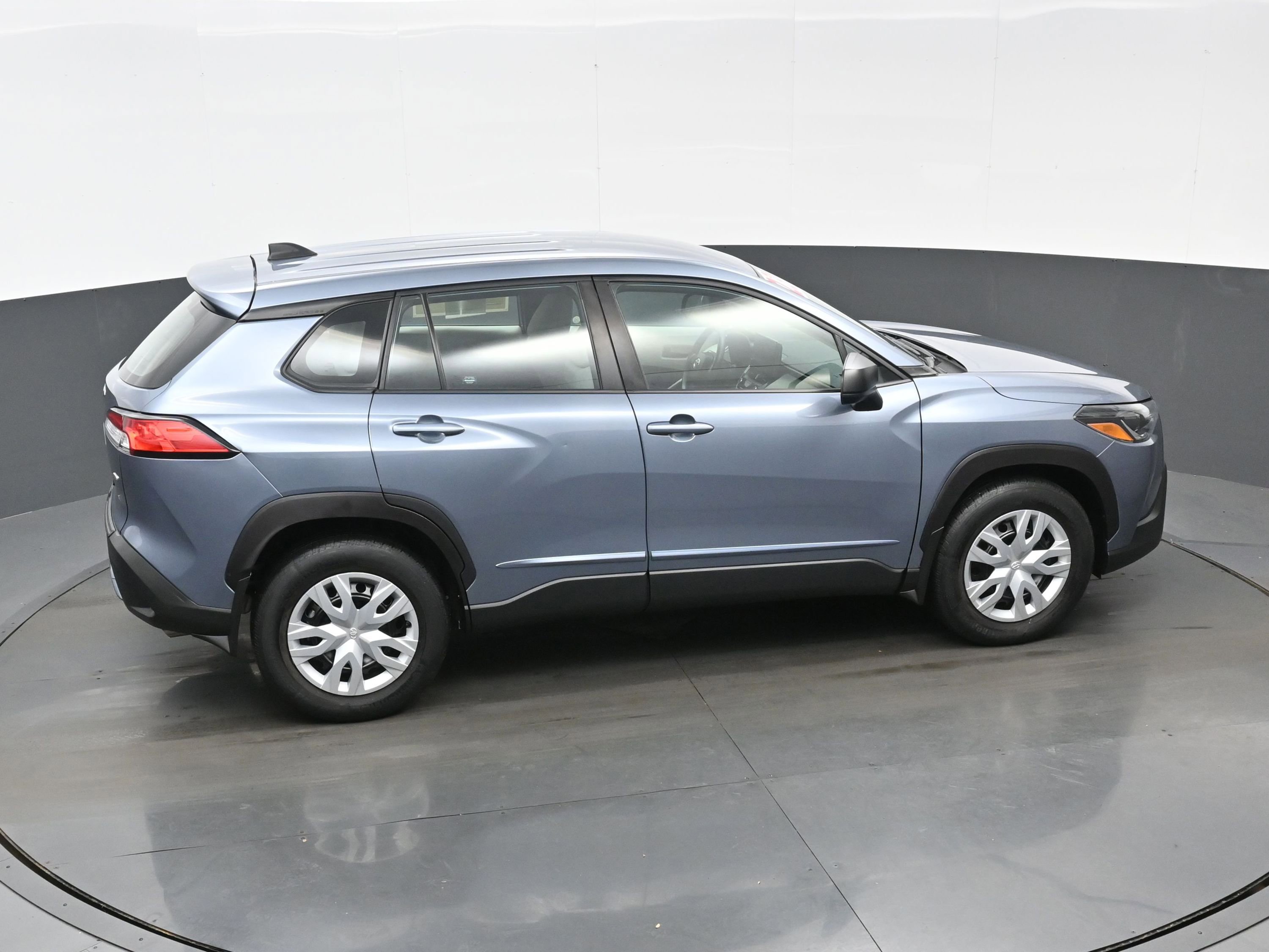 Used 2023 Toyota Corolla Cross L image 38