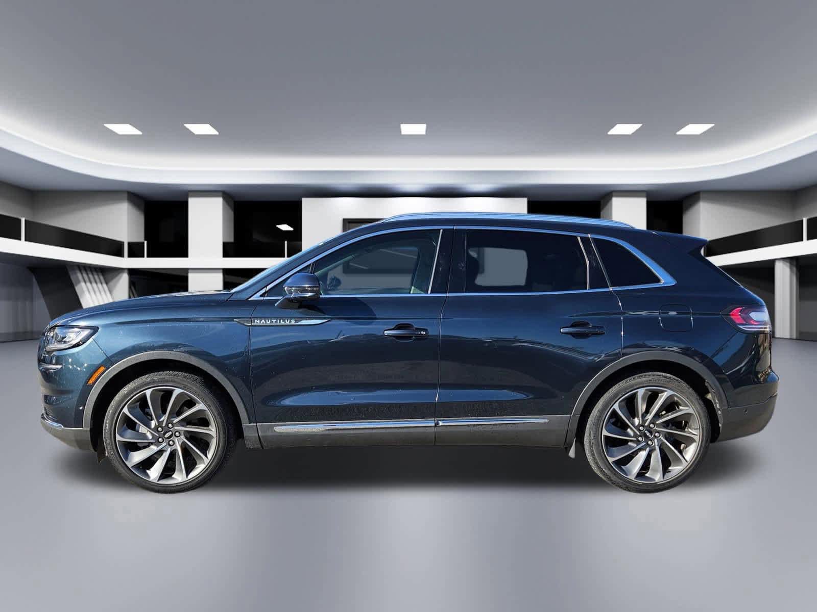 Used 2022 Lincoln Nautilus Reserve w/ Equipment Group 201A image 3
