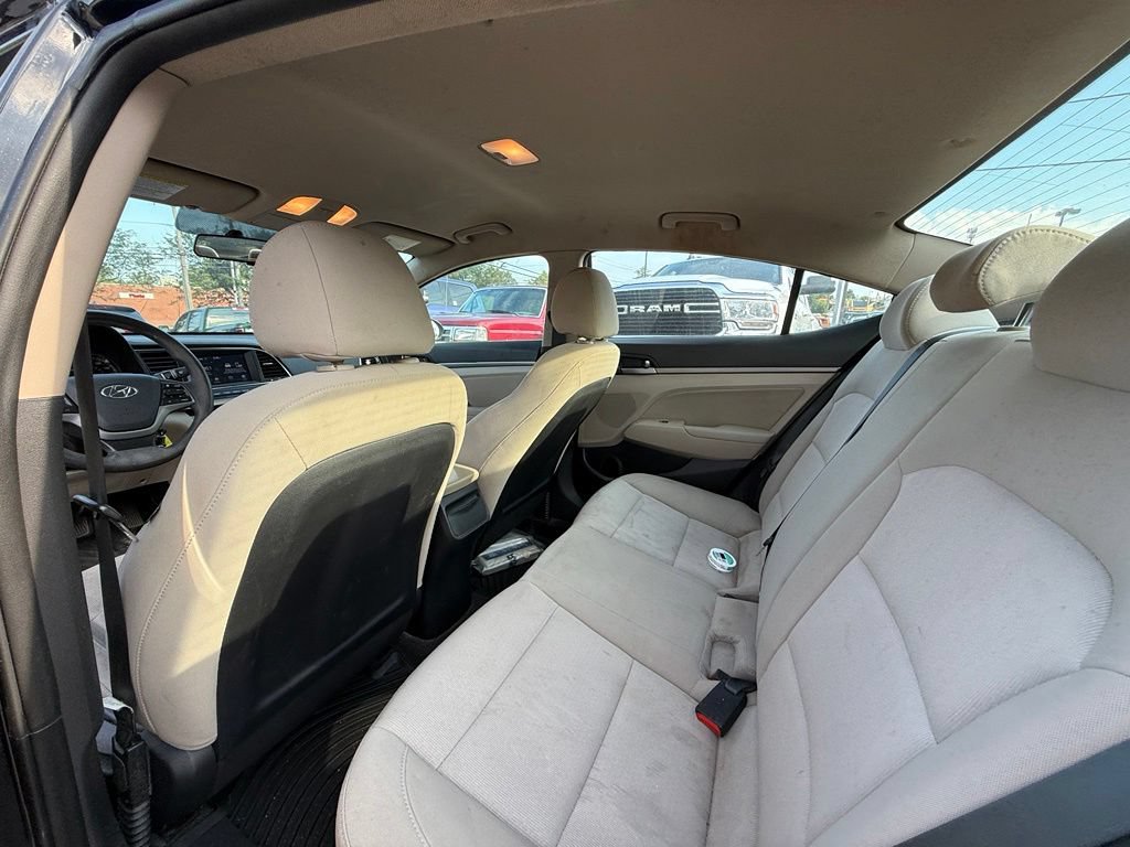 Used 2018 Hyundai Elantra SEL w/ Winter Weather Package FWD image 23