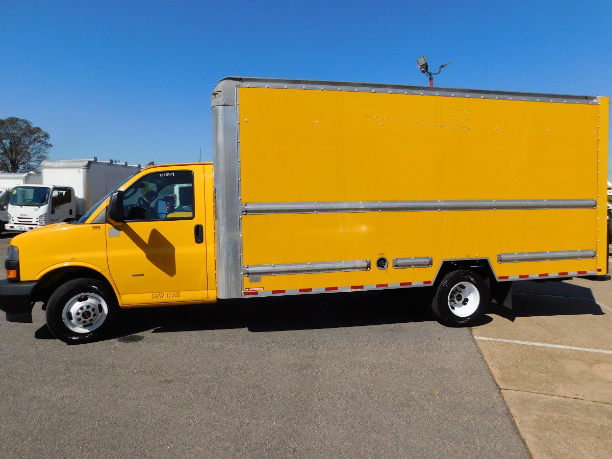 Used 2021 GMC Savana 3500 Extended w/ Power Convenience Package RWD image 5