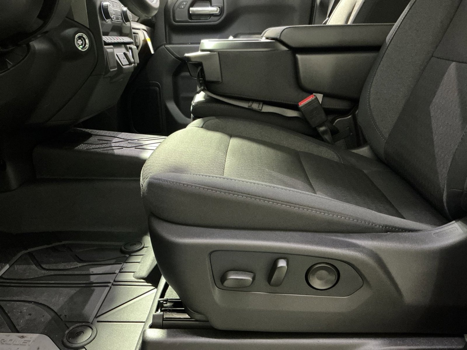 New 2026 Chevrolet Silverado 1500 Custom w/ Turbomax Blackout Package image 22