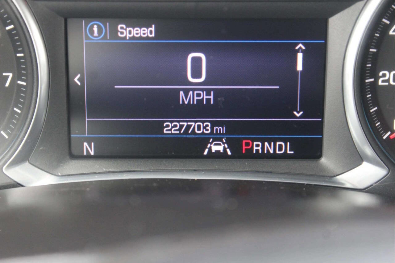 Used 2020 Chevrolet Equinox LT w/ Driver Convenience Package image 8