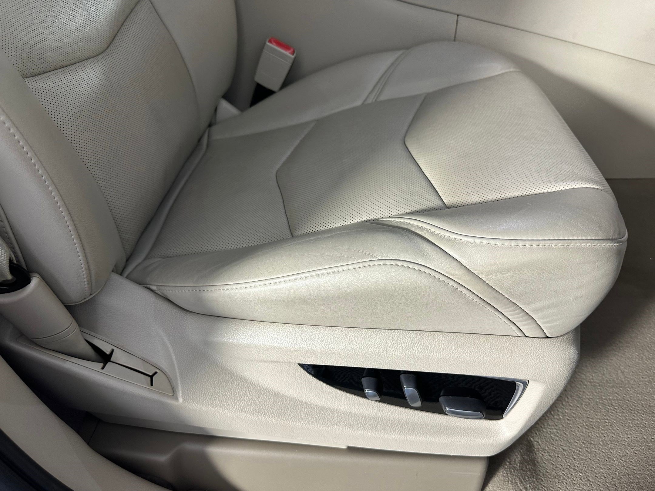 Used 2019 Cadillac Escalade Luxury image 31