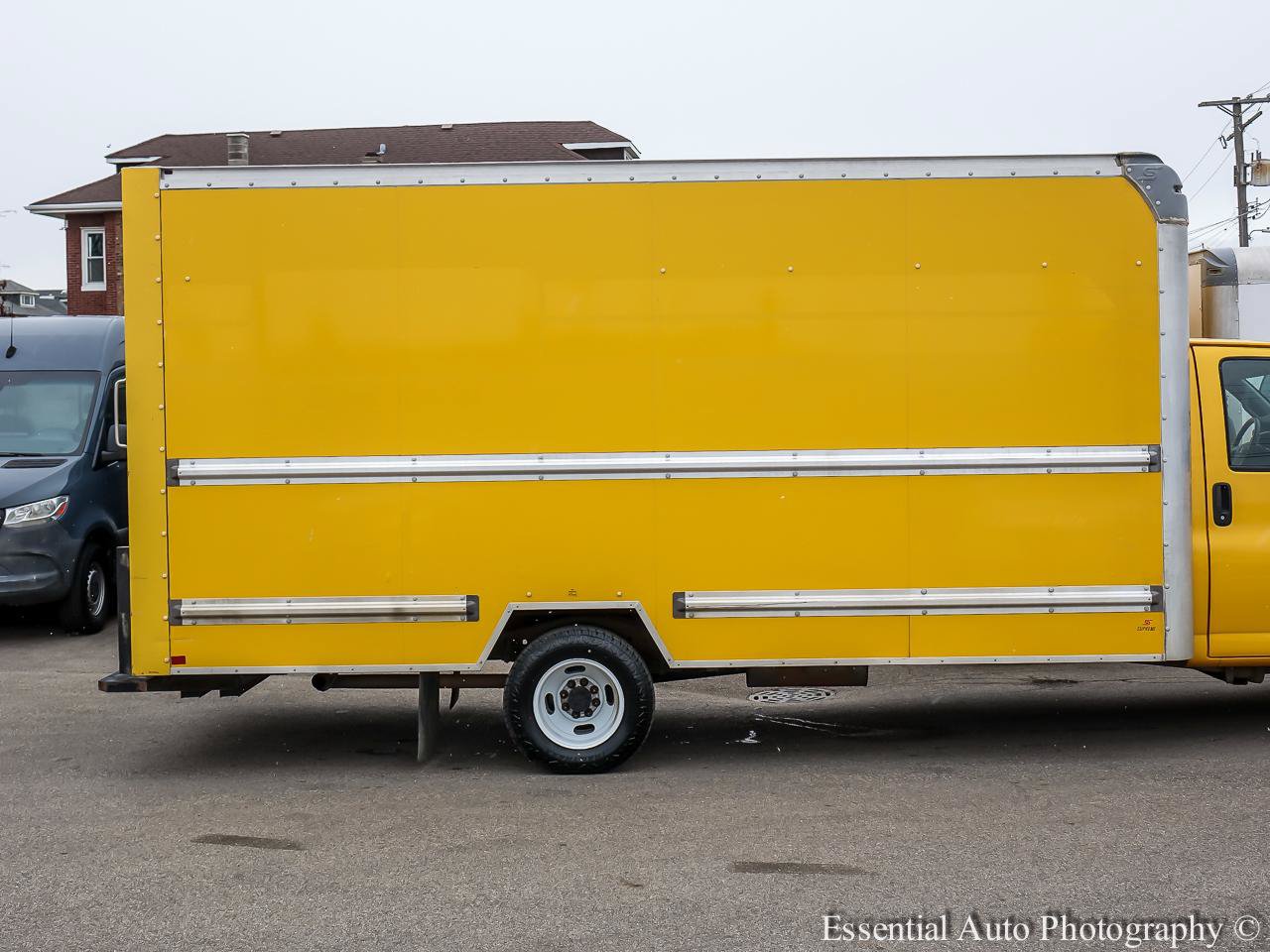 Used 2021 GMC Savana 3500 Extended w/ Power Convenience Package RWD image 9