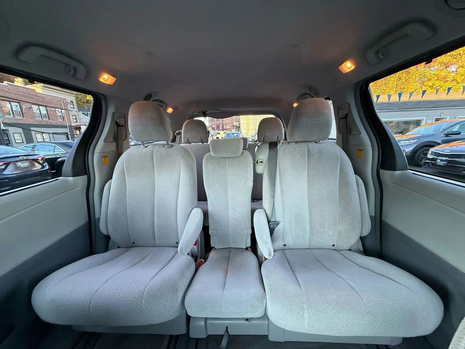 Used 2013 Toyota Sienna LE image 23