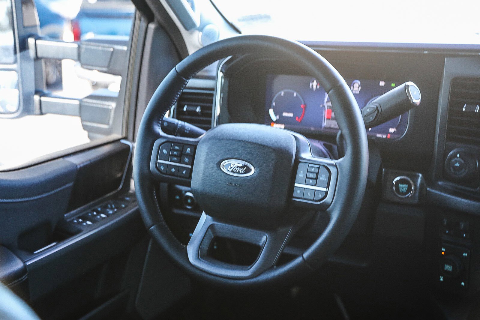 Used 2024 Ford F350 Lariat w/ Lariat Ultimate Package image 15