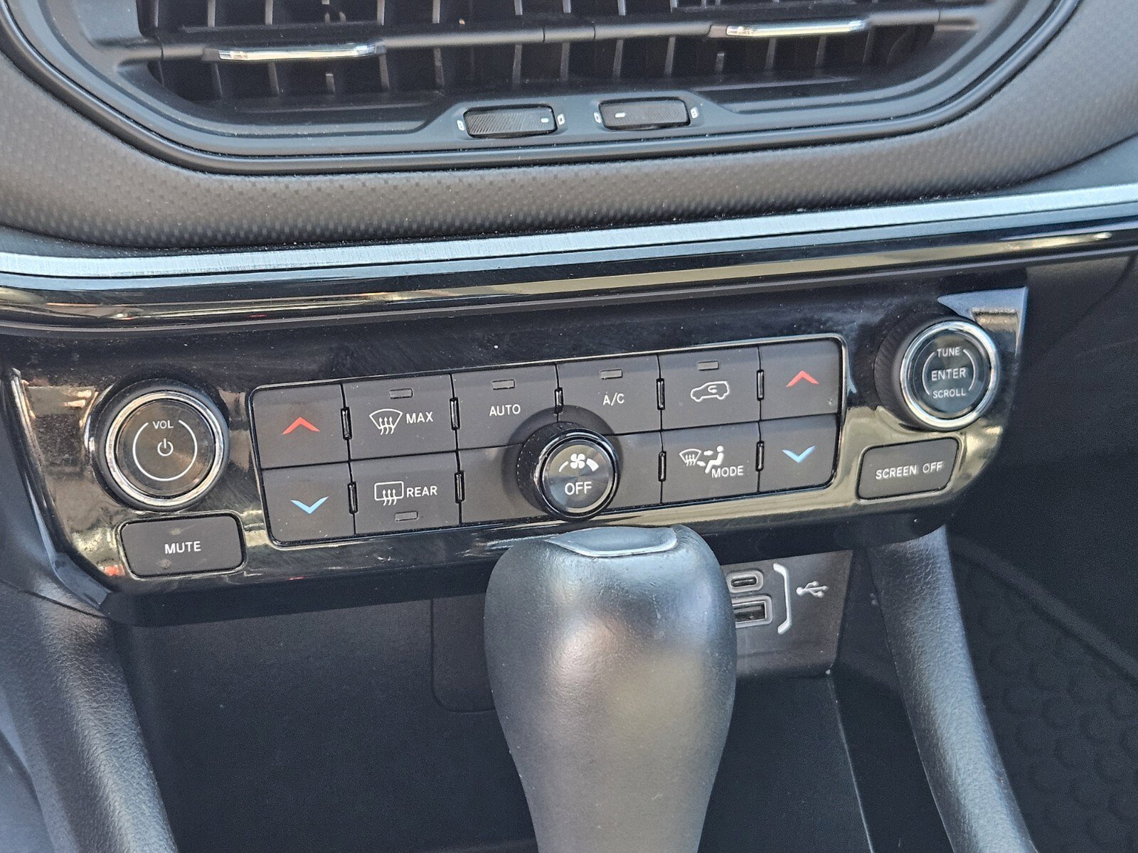 Used 2024 Jeep Compass Trailhawk image 21