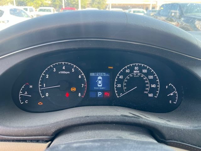 Used 2010 Hyundai Genesis 4.6 w/ Technology Pkg 5 RWD image 5