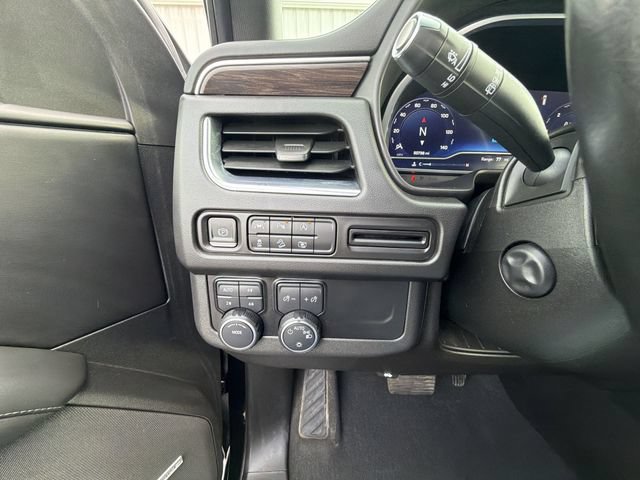 Certified 2023 Chevrolet Tahoe Z71 w/ Luxury Package AWD/4WD image 18