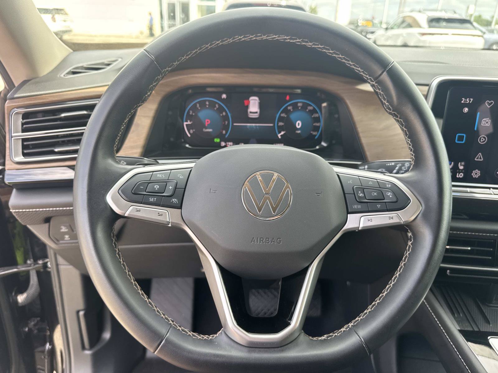Used 2025 Volkswagen Atlas SE FWD image 22
