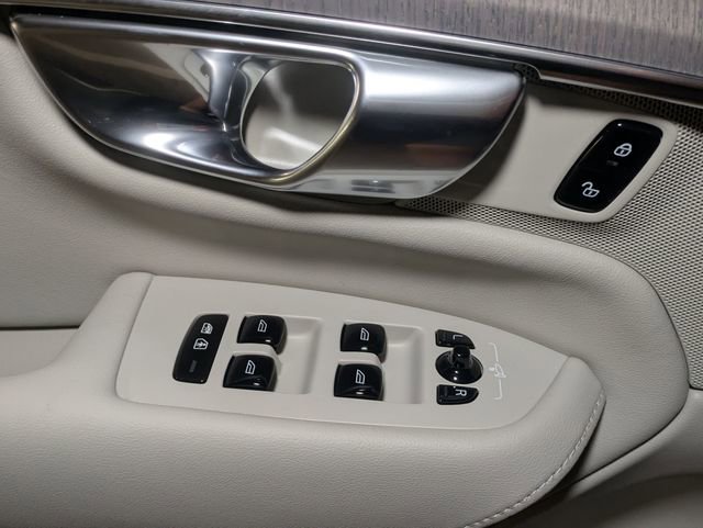 New 2026 Volvo XC90 B6 Ultra w/ Protection Package image 22