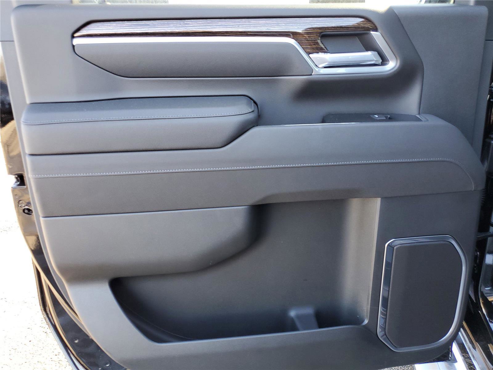 New 2026 GMC Sierra 2500 SLE w/ SLE Value Package; image 14