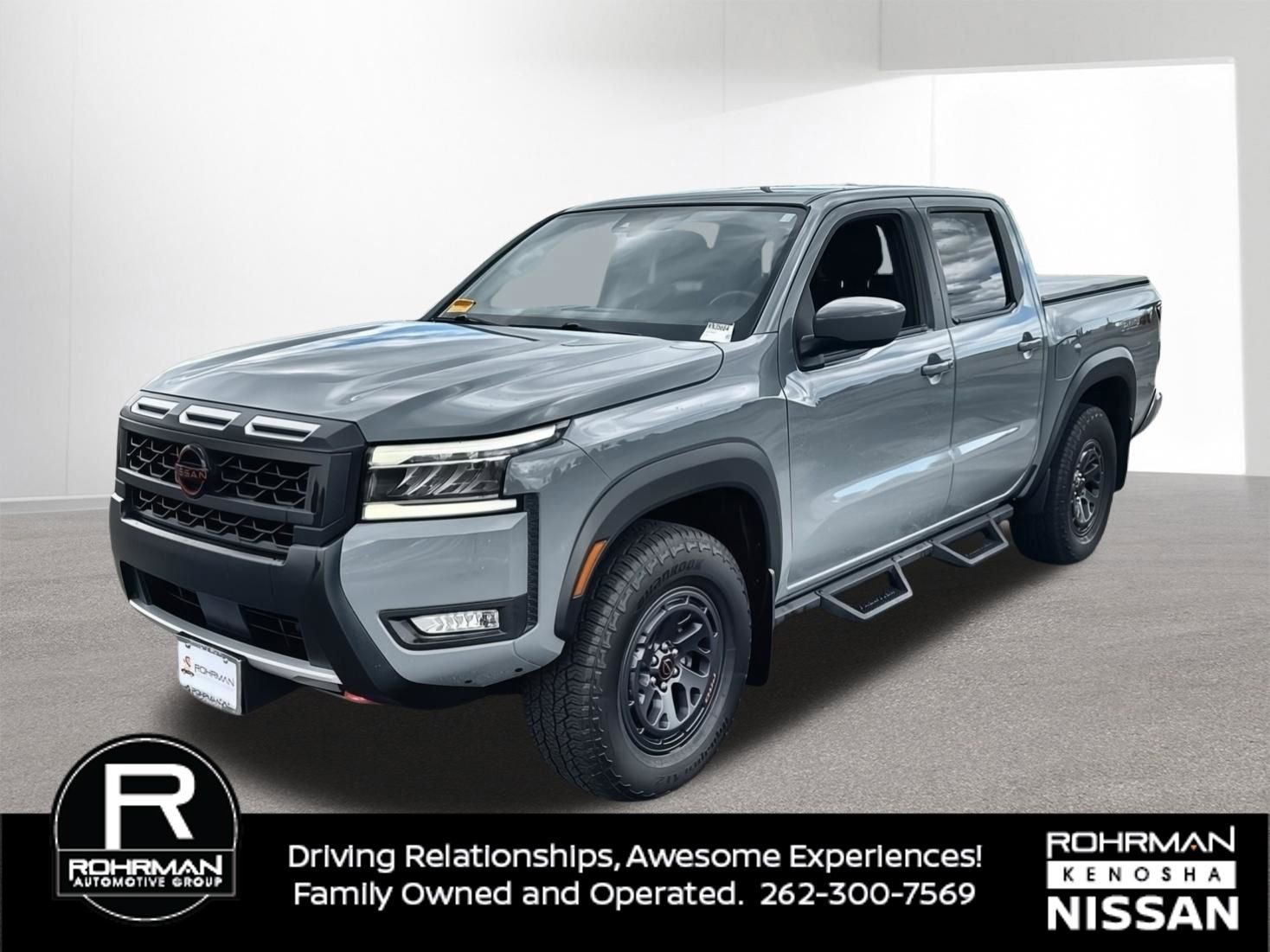 Used 2025 Nissan Frontier PRO-4X AWD/4WD image 1