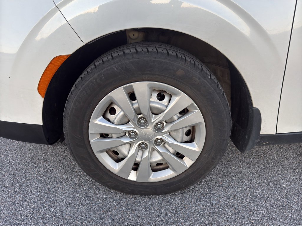 Used 2020 Kia Soul LX image 12