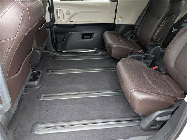 Used 2021 Toyota Sienna Platinum AWD/4WD image 21