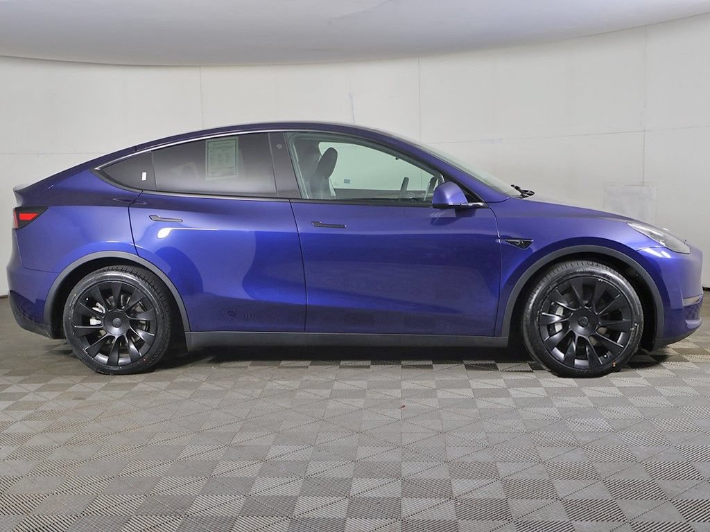 Used 2023 Tesla Model Y Long Range AWD/4WD image 18