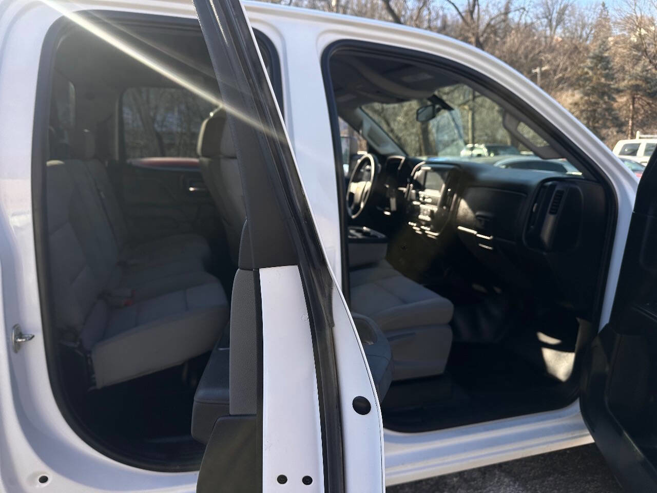 Used 2018 Chevrolet Silverado 2500 W/T w/ Snow Plow Prep Package image 11
