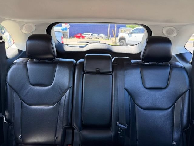 Used 2019 Ford Edge Titanium FWD image 33