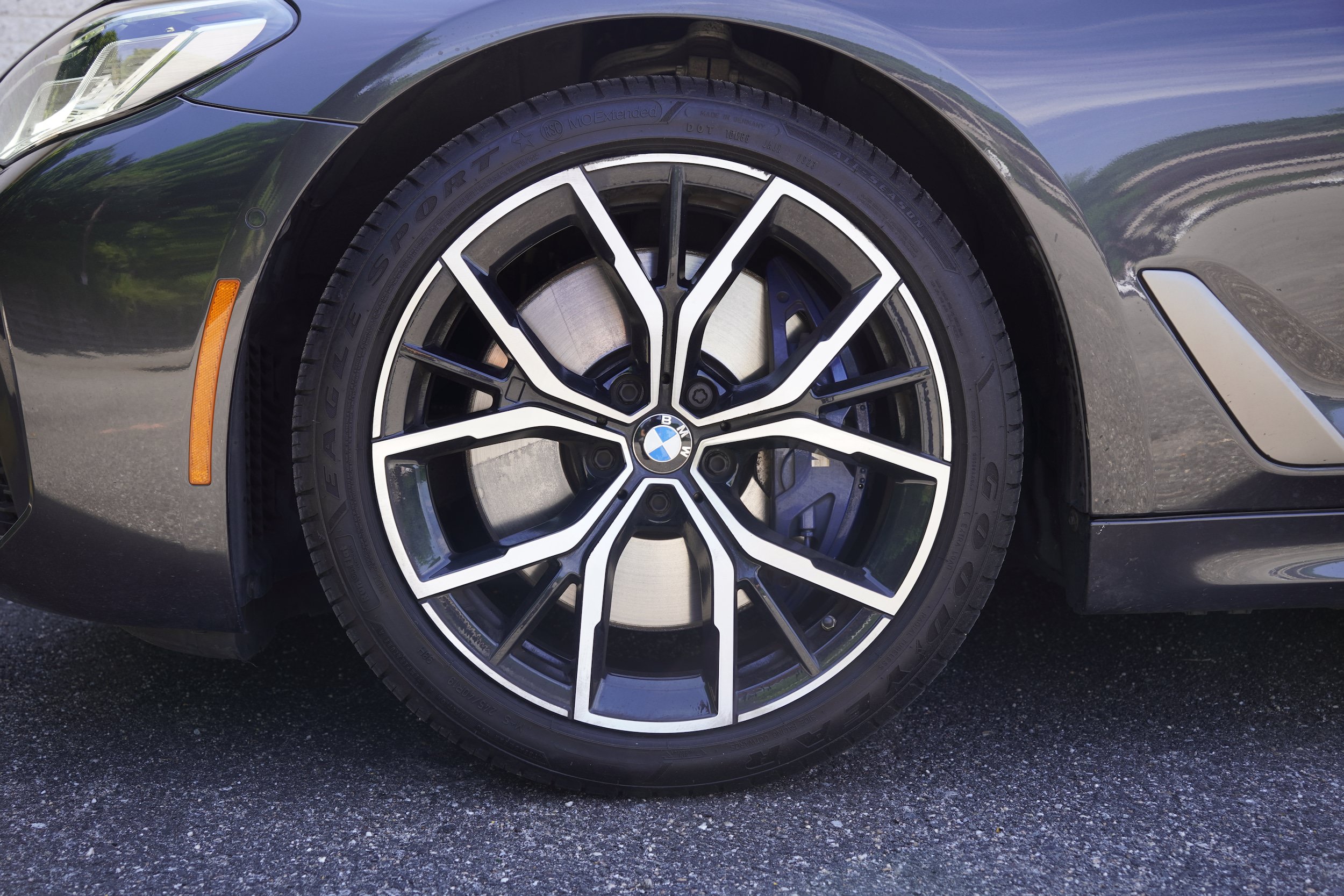 Used 2021 BMW M550i xDrive AWD/4WD image 11