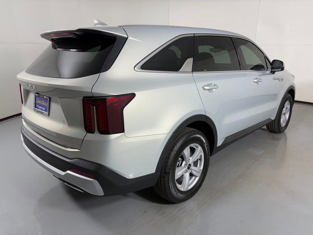 New 2026 Kia Sorento LX image 8
