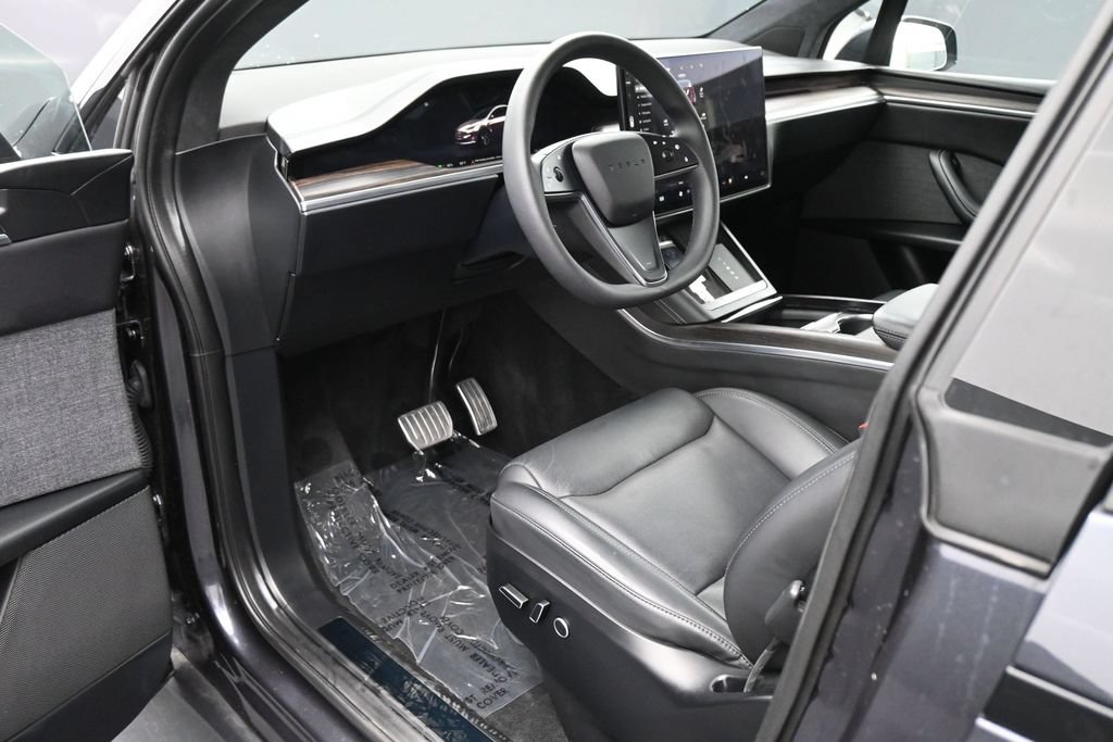 Used 2024 Tesla Model X AWD/4WD image 2
