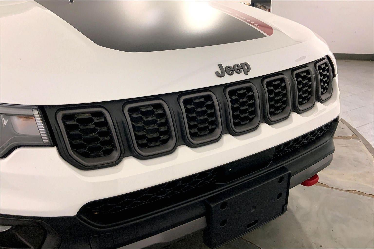 Used 2024 Jeep Compass Trailhawk image 28