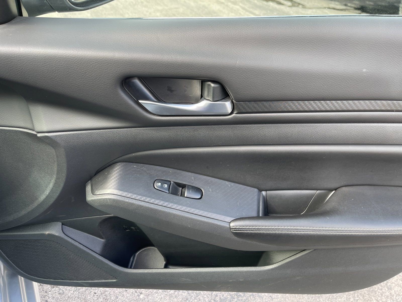 Used 2024 Nissan Altima 2.5 SV image 18