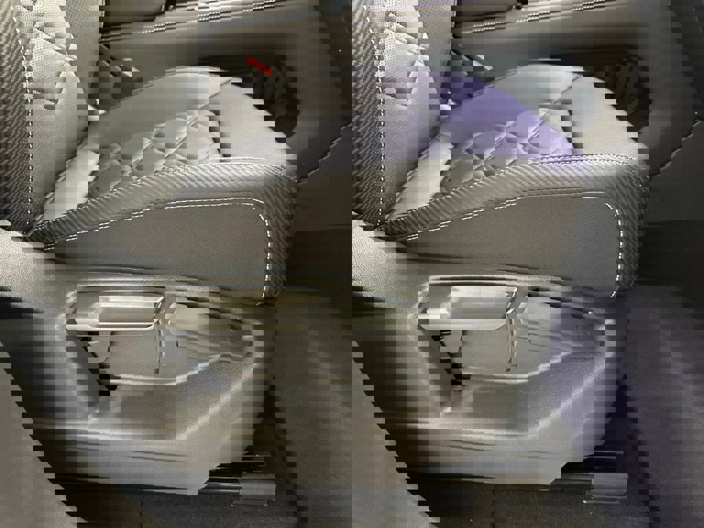 Used 2025 Volkswagen Atlas Cross Sport SE image 61