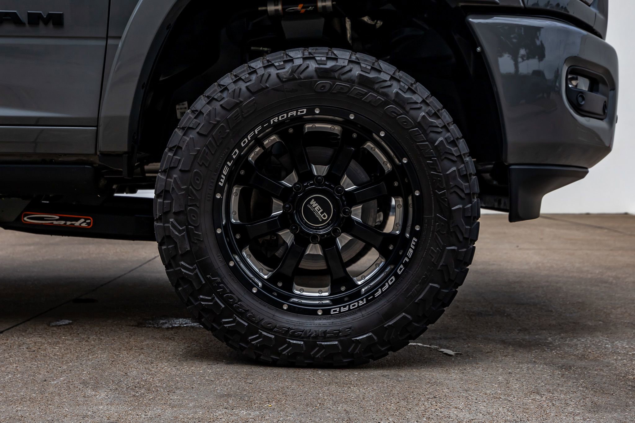 Used 2025 RAM 3500 Limited AWD/4WD image 11