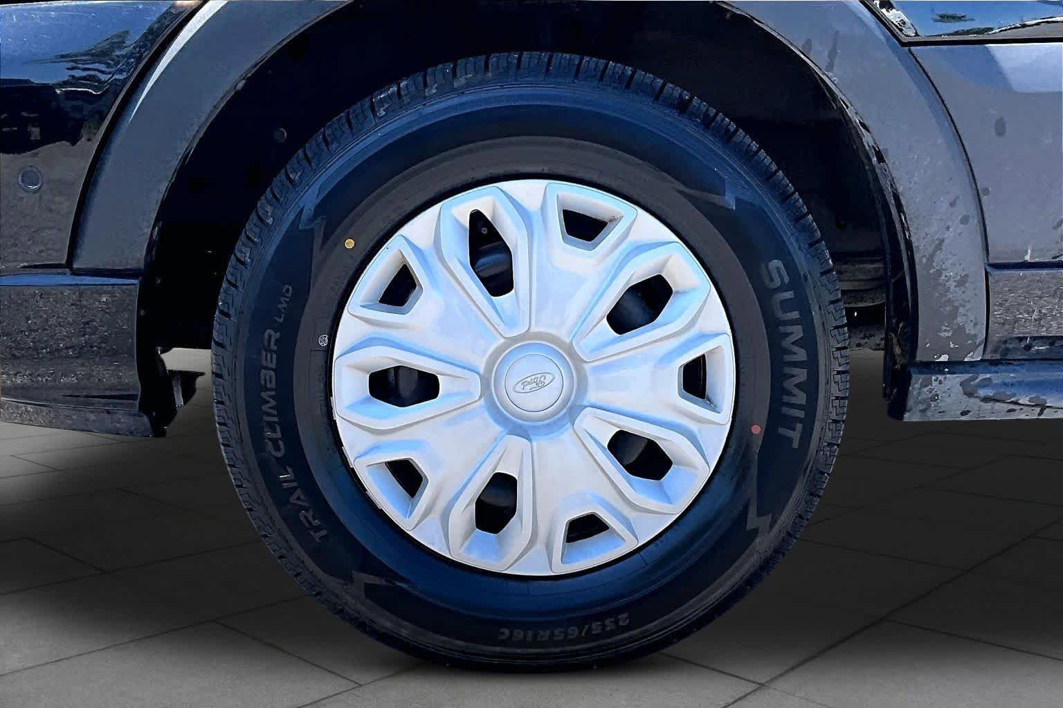 Used 2024 Ford Transit 350 XLT RWD image 11