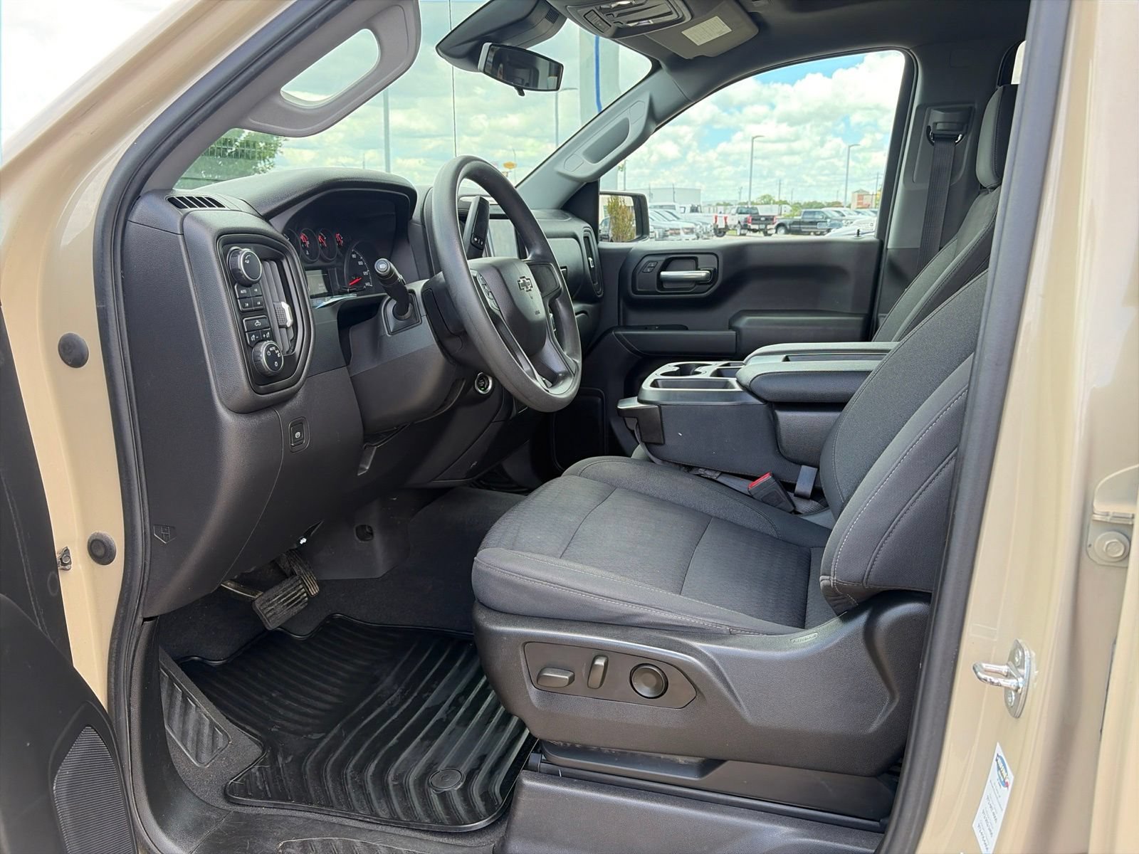 Used 2022 Chevrolet Silverado 1500 Custom Trail Boss w/ LPO, Dark Essentials Package AWD/4WD image 12